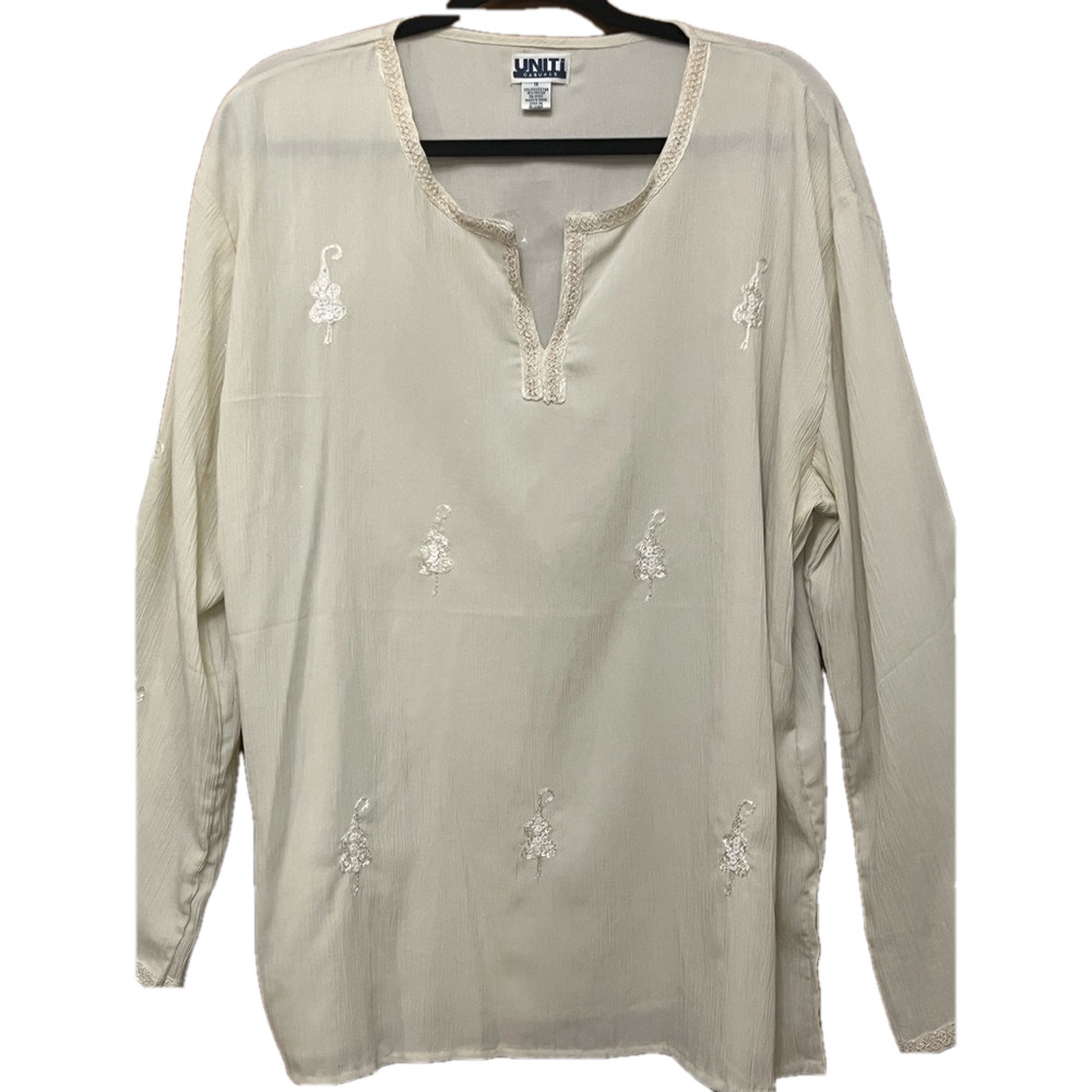 Uniti Cream dressy Embroidered Women's dressy top Top.‎ 1X.                  00